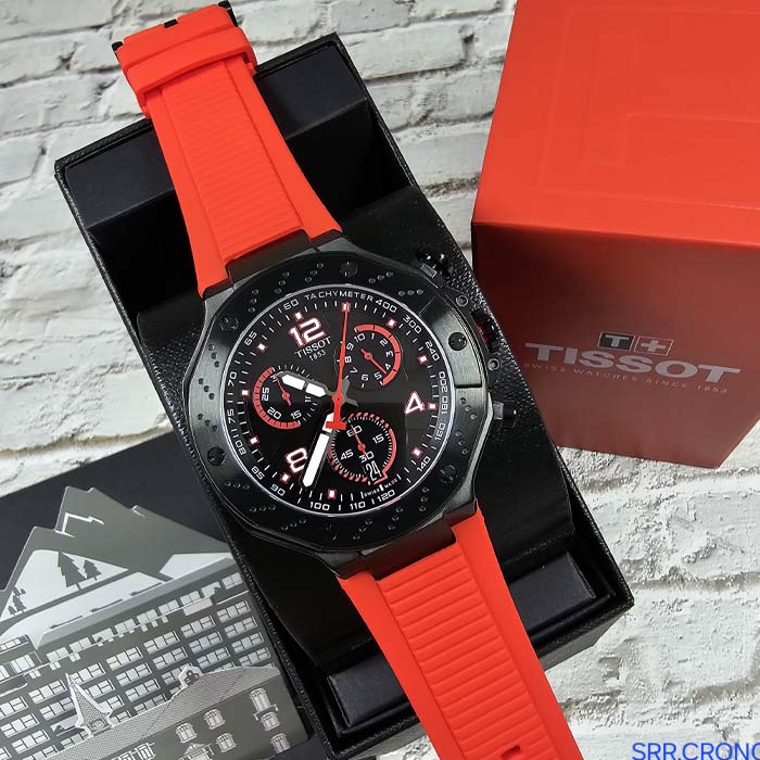 Reloj Tissot Sport Chrono con cronógrafo y correa roja, diseño moderno y llamativo ideal para hombres activos en Colombia.