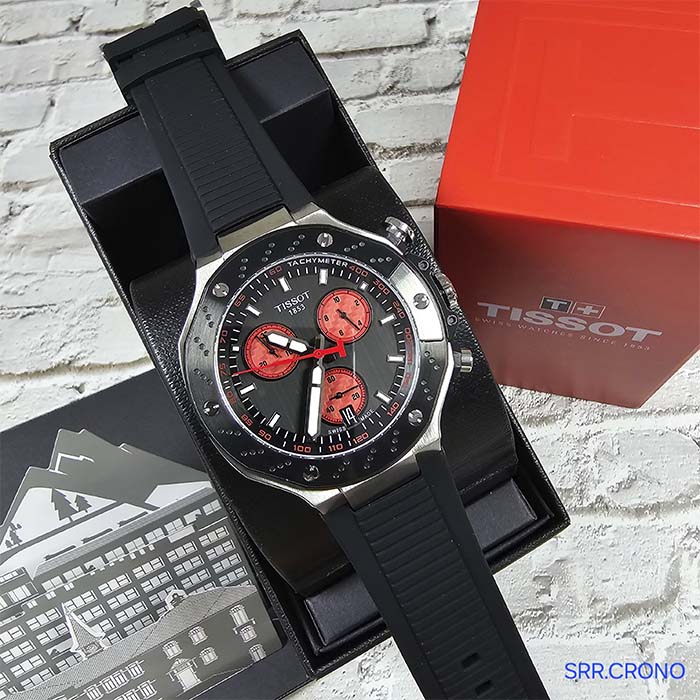 Reloj Tissot Speed Chrono con dial rojo y correa negra, estilo deportivo elegante para hombre en Colombia.
