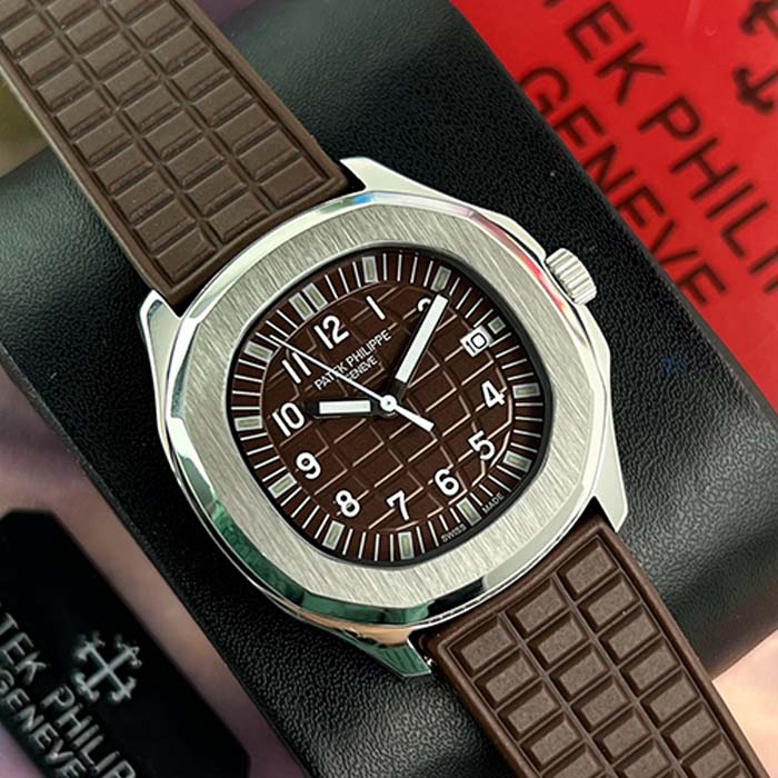 Reloj Patek Philippe Aquanaut para hombre con esfera y correa color café, diseño deportivo y elegante ideal para uso diario.