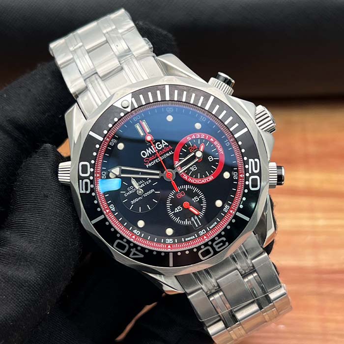 Comprar Omega Seamaster Diver 300M Cronógrafo profesional esfera negra bisel negro rojo acero. Reloj de buceo cronógrafo Omega con detalles rojos, a la venta.
